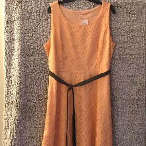 💜 Sleeveless dress with polka dot ribbon belt. 💜